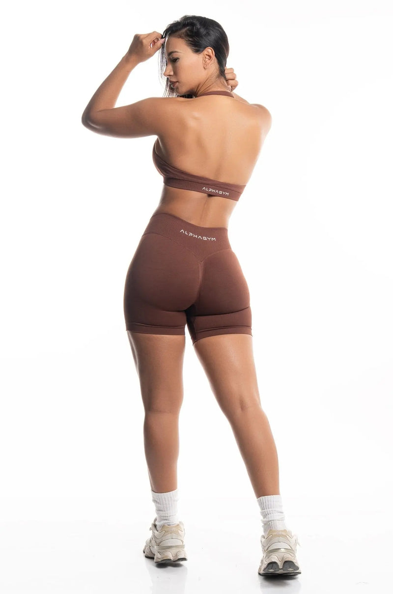 ALPHA GYM ILAYA Scrunch Shorts Mahogany – Fitness Shorts Damen
