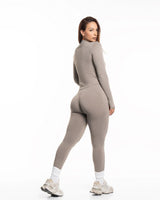 VALORA Seamless Scrunch Leggings – Sand