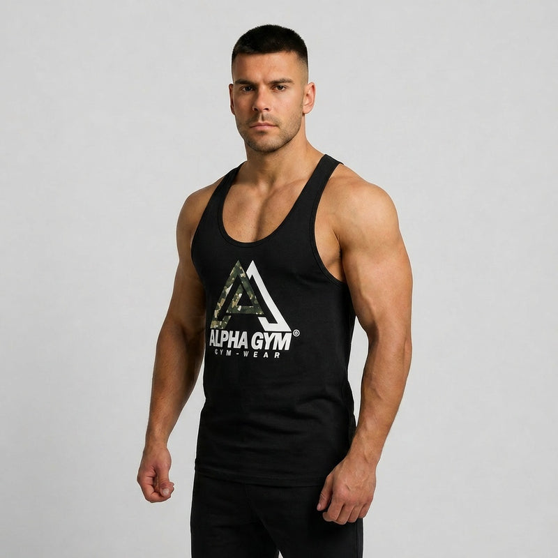 ALPHA GYM BIG LOGO Stringer Military Edition – schwarzes Gym Tanktop für Herren